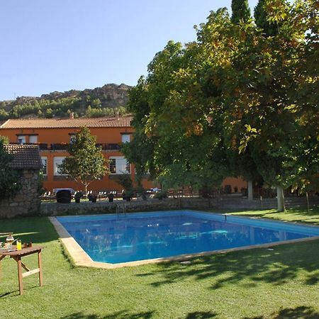 La Boutique Pension Nuévalos Buitenkant foto